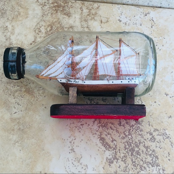 Ship In A Bottle Nautical Home Decor Glass Figurine - Picture 4 of 13
